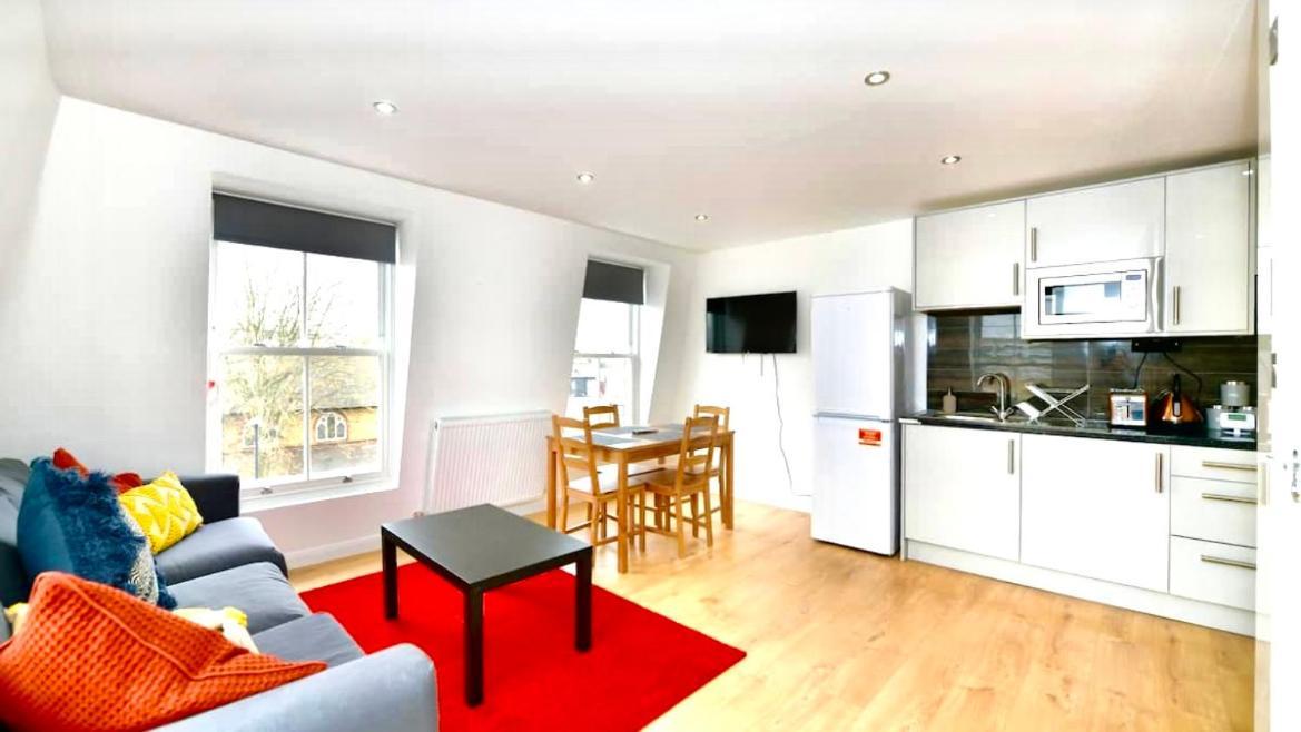 Lovely 2 Bedroom Serviced Penthouse Battersea Park Road London Eksteriør billede